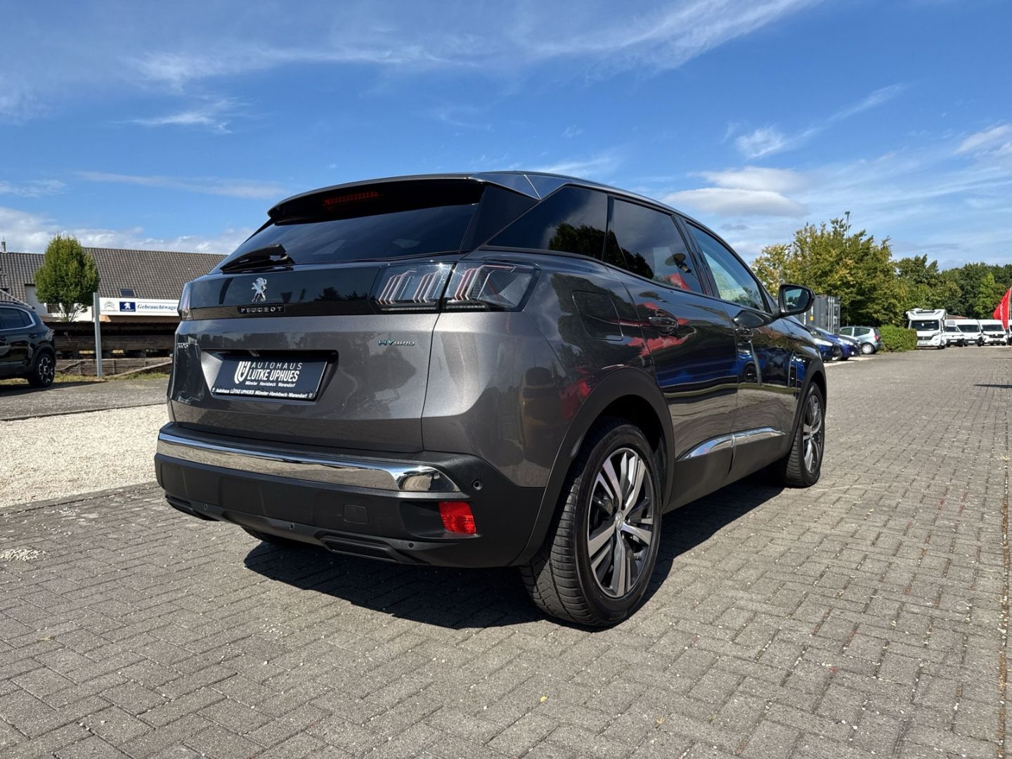 Fahrzeugabbildung Peugeot 3008 Allure Plug-In Hybrid 225 e-EAT8 Navi SHZ