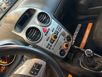 Opel Corsa D Satellite