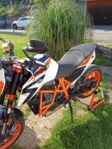 KTM 690 DUKE R - KTM 690 DUKE R
