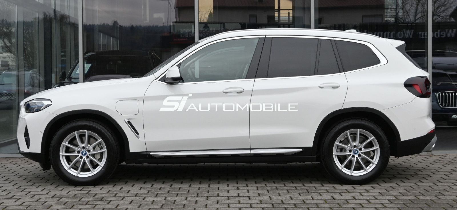 Fahrzeugabbildung BMW X3 xDr.30e °ACC°AHK°ADAP.FAHRWERK°HUD°MEMO°360°