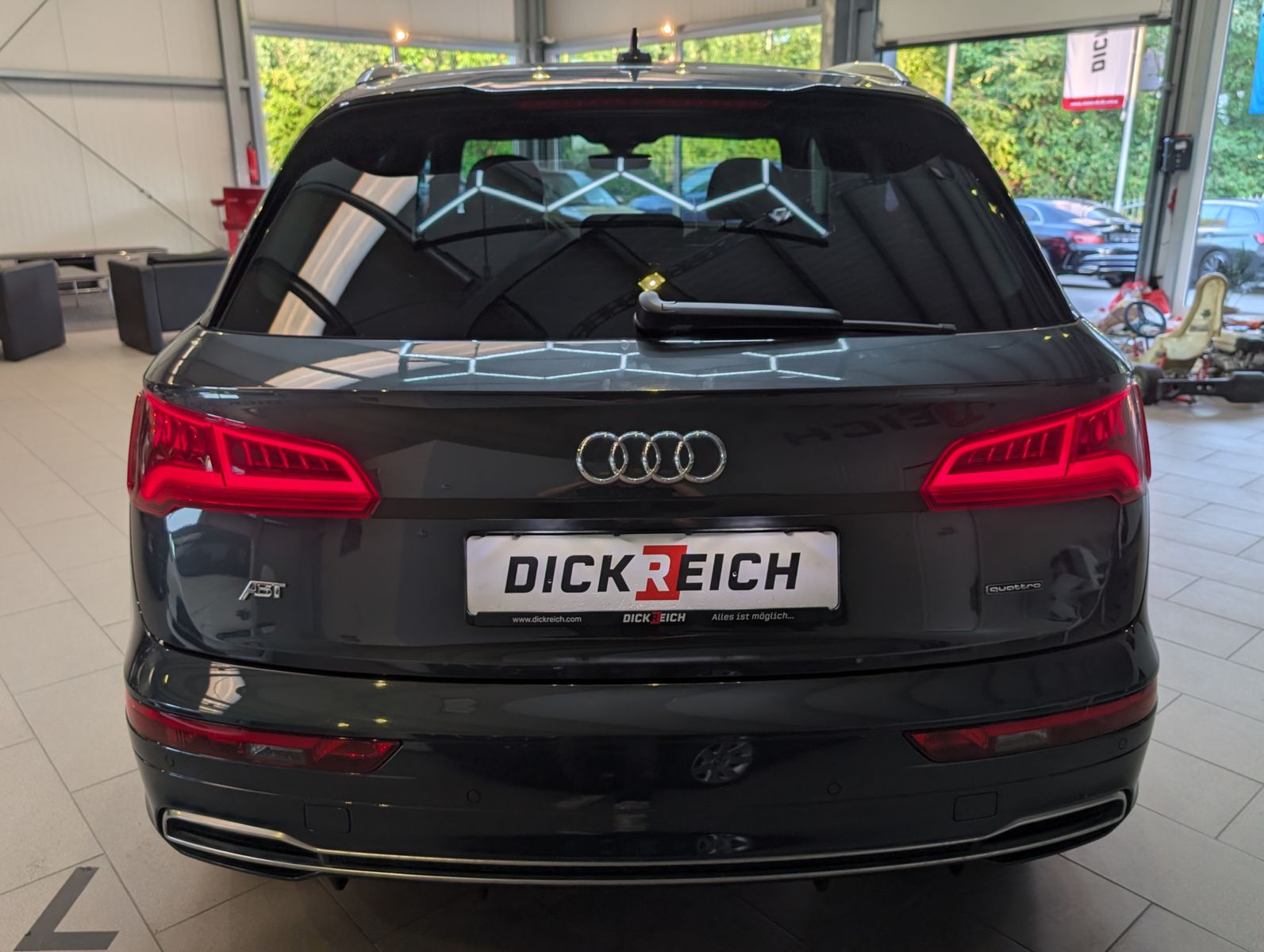 Fahrzeugabbildung Audi Q5 45 TDI Quattro S-Line Sport TEMP MMI SHZ 20"