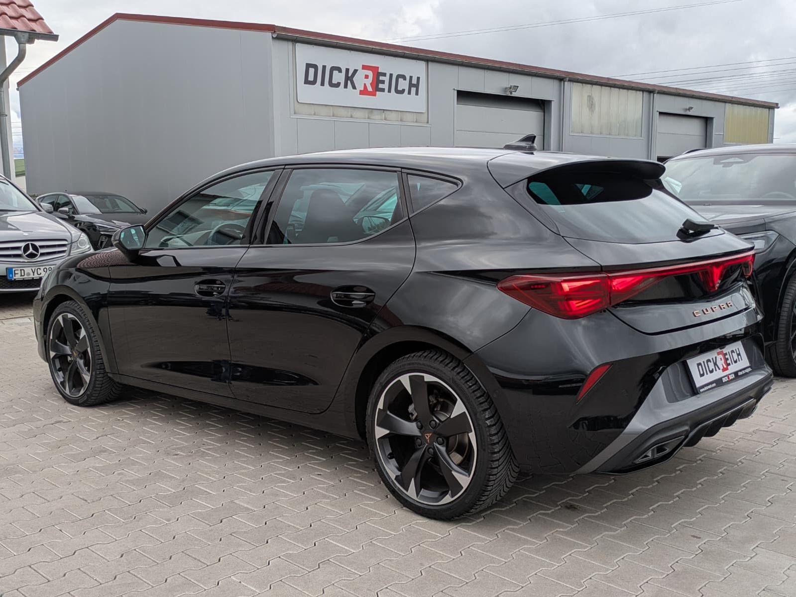 Fahrzeugabbildung CUPRA Leon 2.0 TDI MATRIX*Dinamica*Sennheiser*Int.DRIV