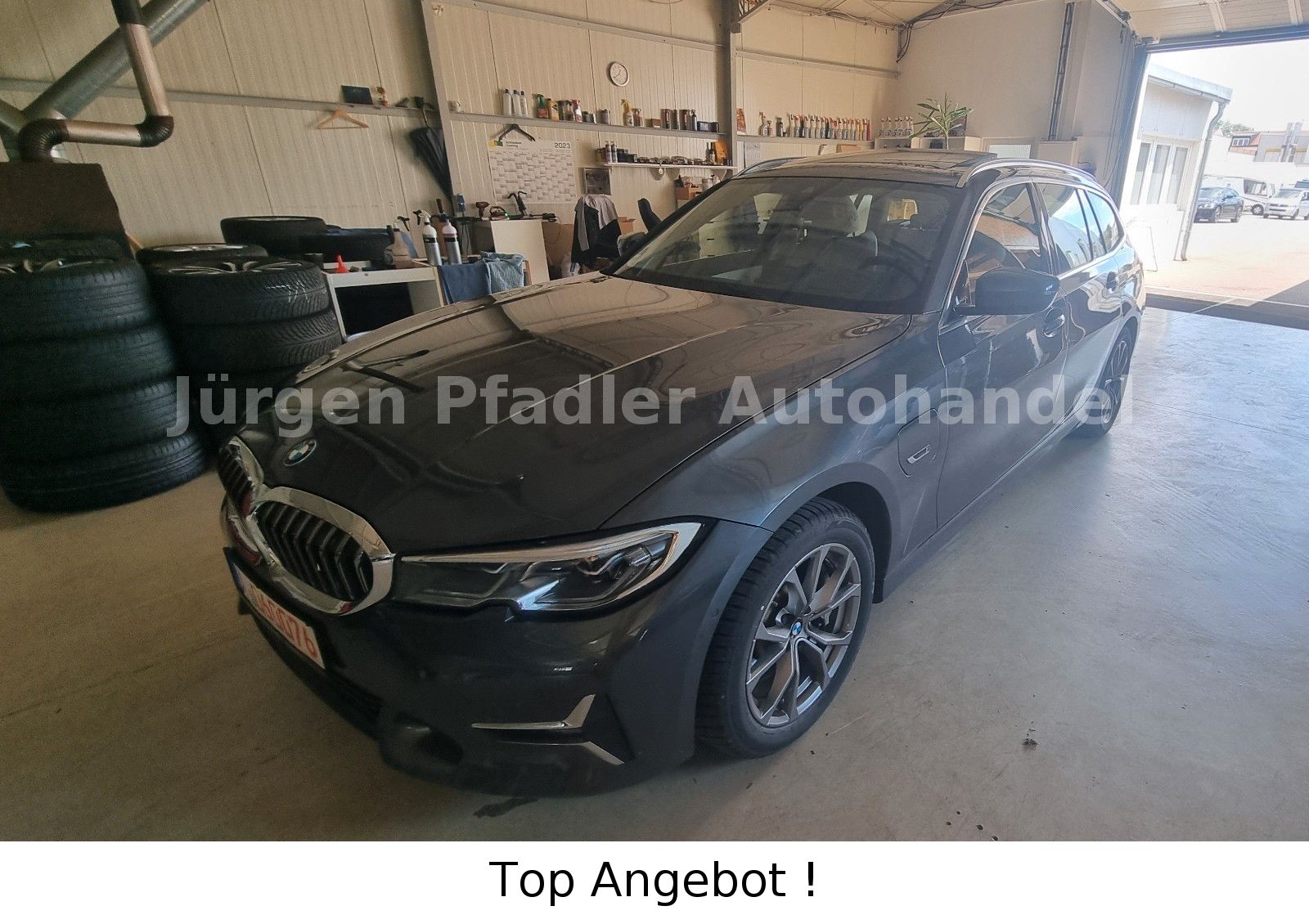 BMW 330exT Luxury AHK PANO HIFI adapt. Fahrwerk