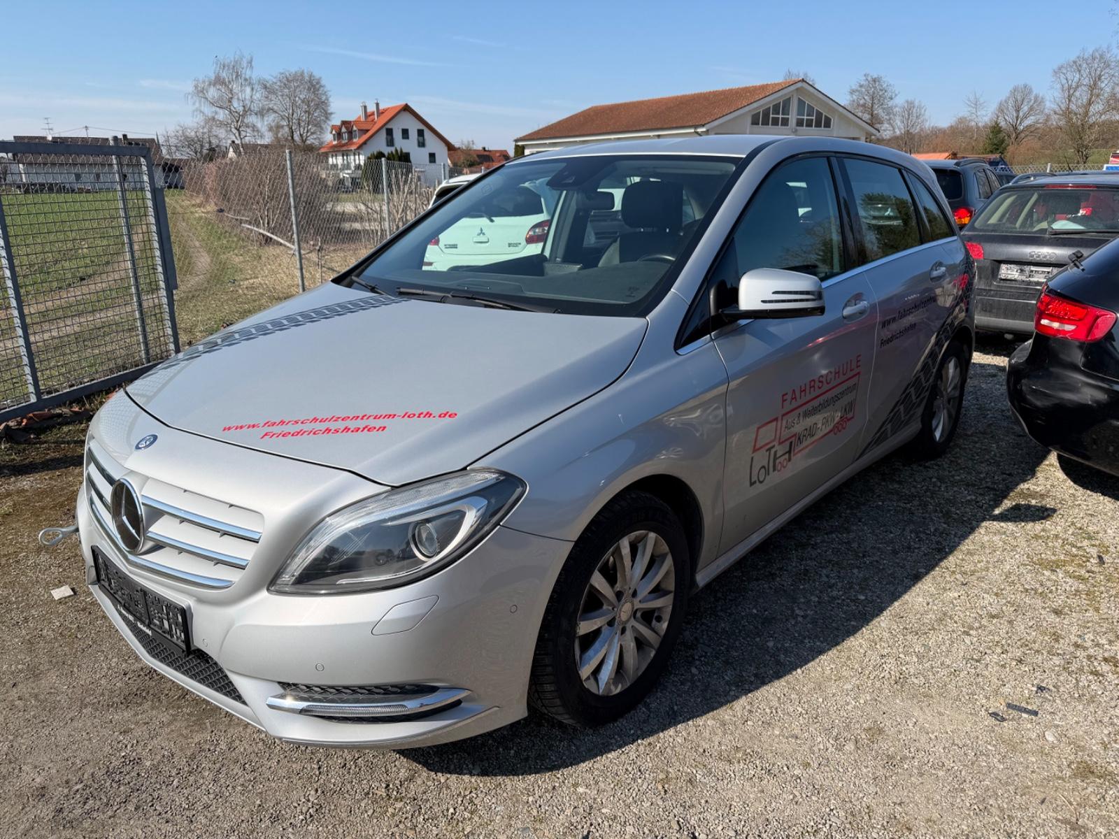 Mercedes-Benz B 220CDI *Euro6*Automatik*Leder*Navi*Xenon*Kamer