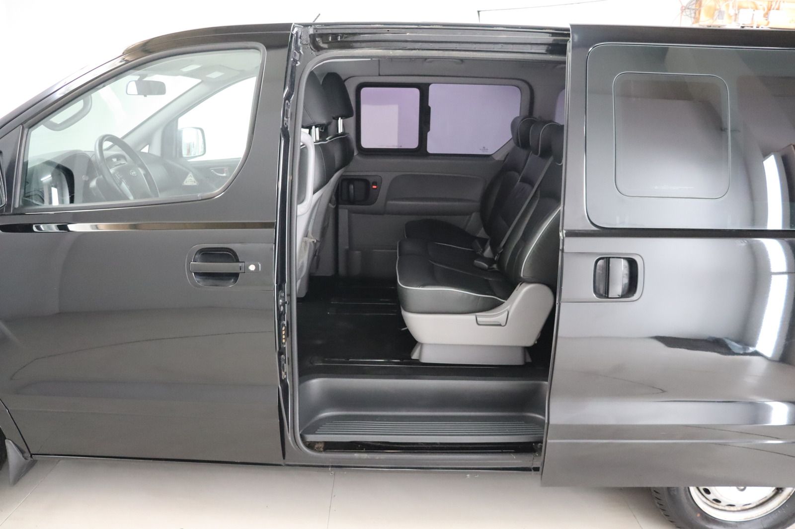 Fahrzeugabbildung Hyundai H-1 2.5CRDi Travel 8-Sitzer * PDC