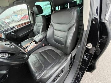 Volkswagen Touareg - 8