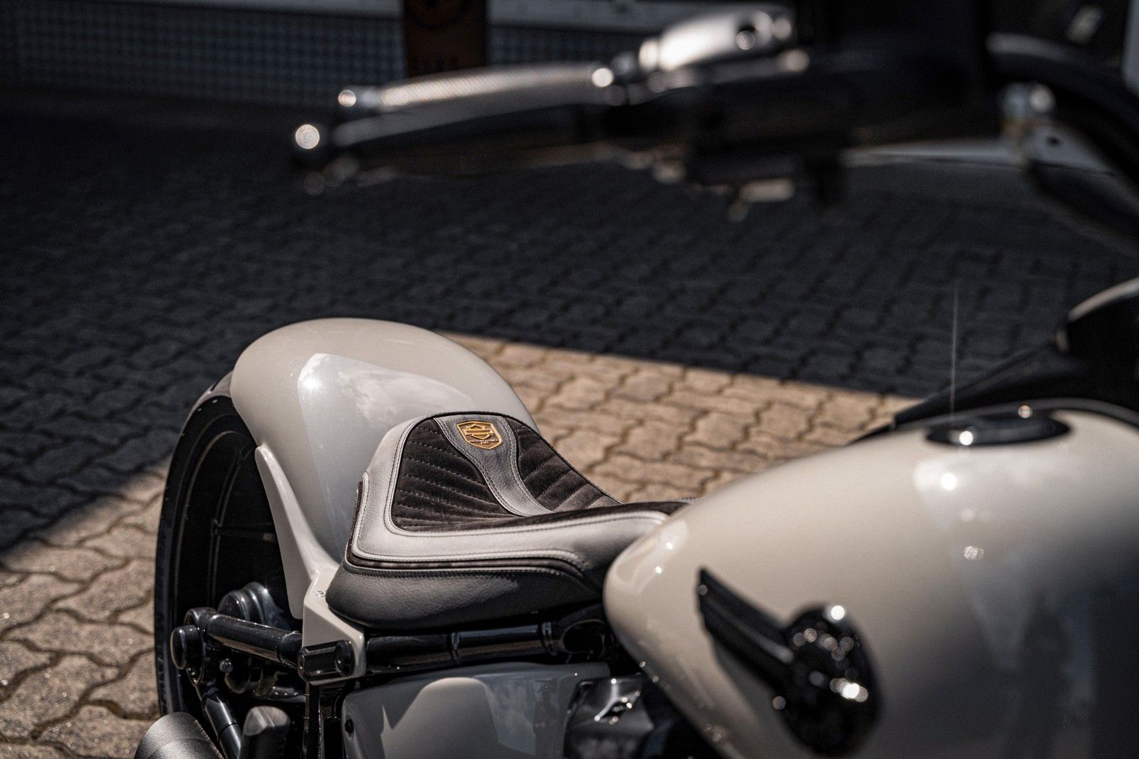 Fahrzeugabbildung Harley-Davidson DARK FAT BOY FLFBS 114 MY24 -JEKILL&HYDE-