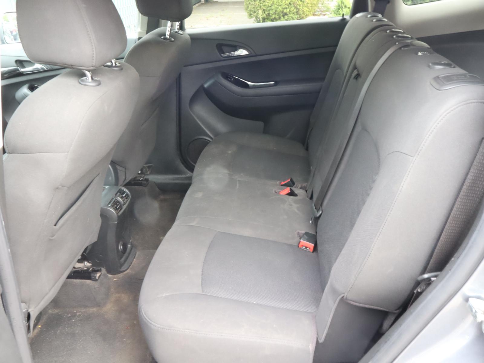 Chevrolet Orlando 2013 — photo 10