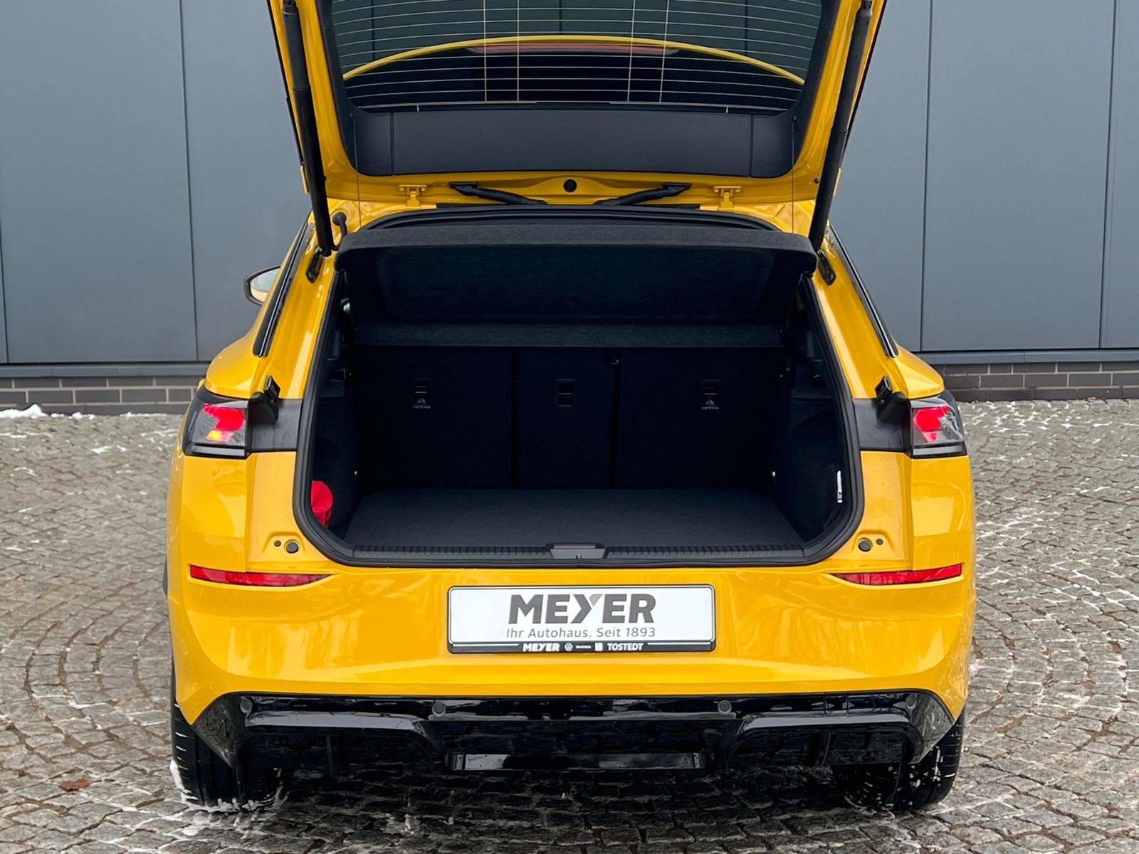 Fahrzeugabbildung Volkswagen T-Roc R-Line 1.5 eTSI DSG *Neues Modell, AHK, Bl