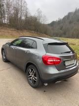Mercedes-Benz GLA 200 - TÜV Neu - 8 Fach bereift - gebrauchte Mercedes-Benz GLA 200 aus dem Jahr 2016