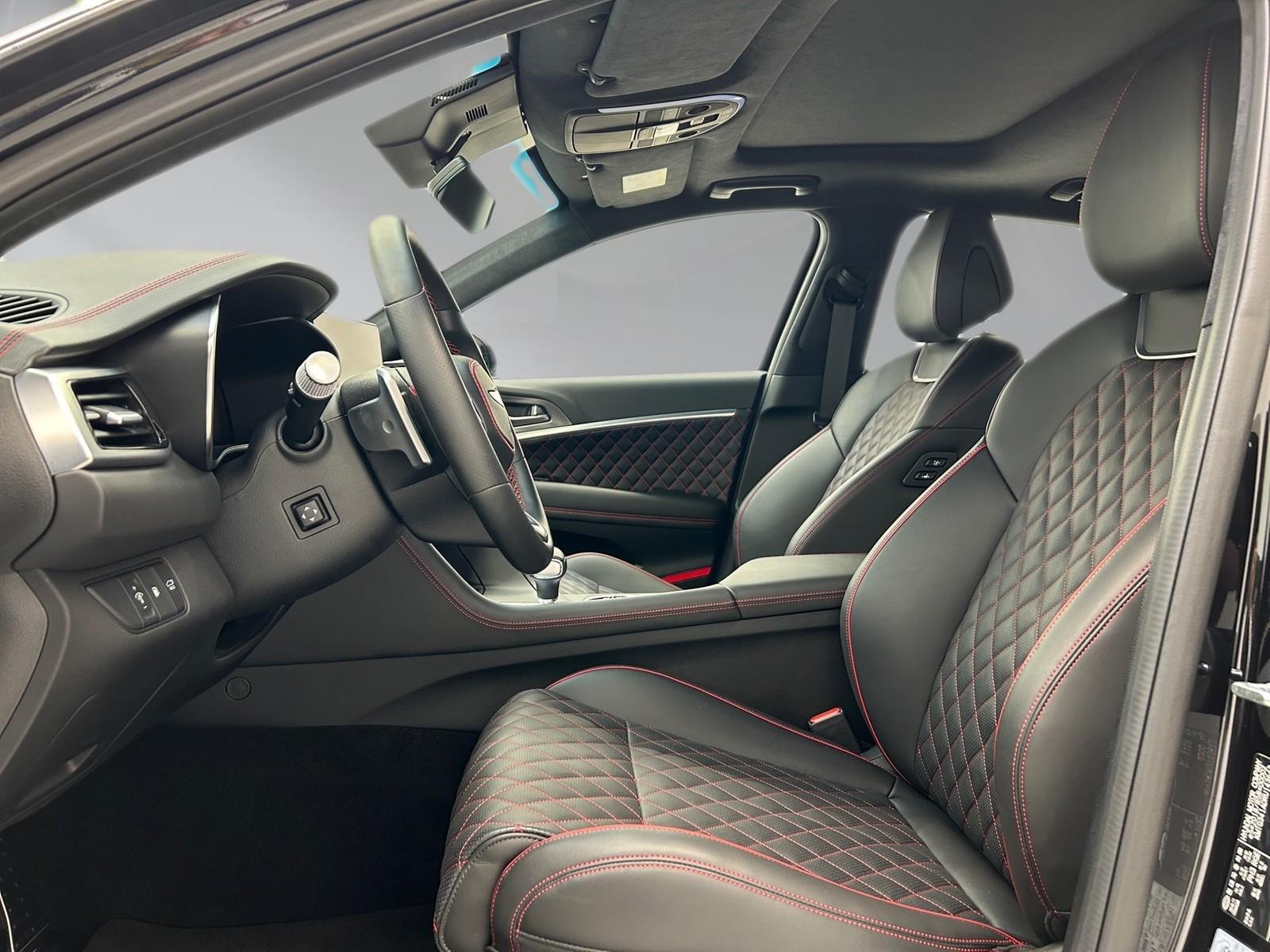 Genesis G70 Sedan 2.0 T-GDi Sport
