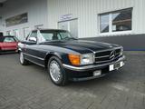 Mercedes-Benz SL 560 (R107) - blaue Mercedes-Benz SL 560