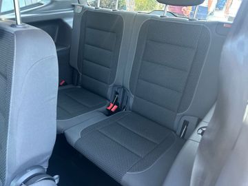 Volkswagen Touran - 11