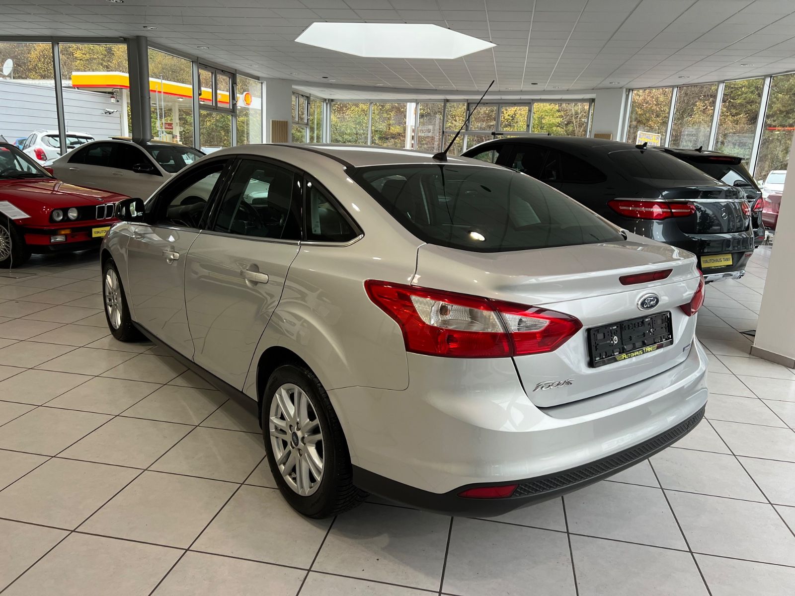 Fahrzeugabbildung Ford Focus Lim. 1.6 Titanium * AUTOMATIK *