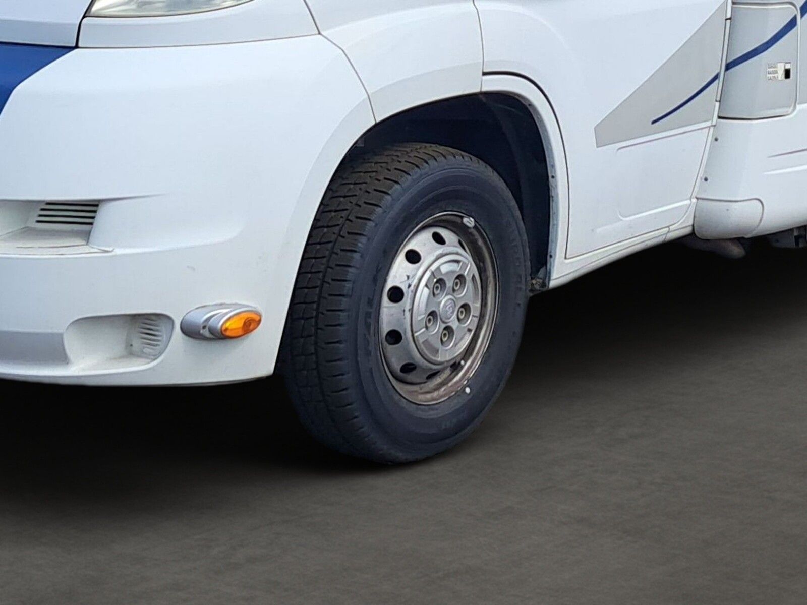 Fahrzeugabbildung Dethleffs Advantage Edition 5881 Markise, Rückfahrkamera