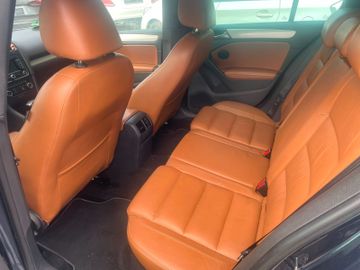 Volkswagen Golf - 8