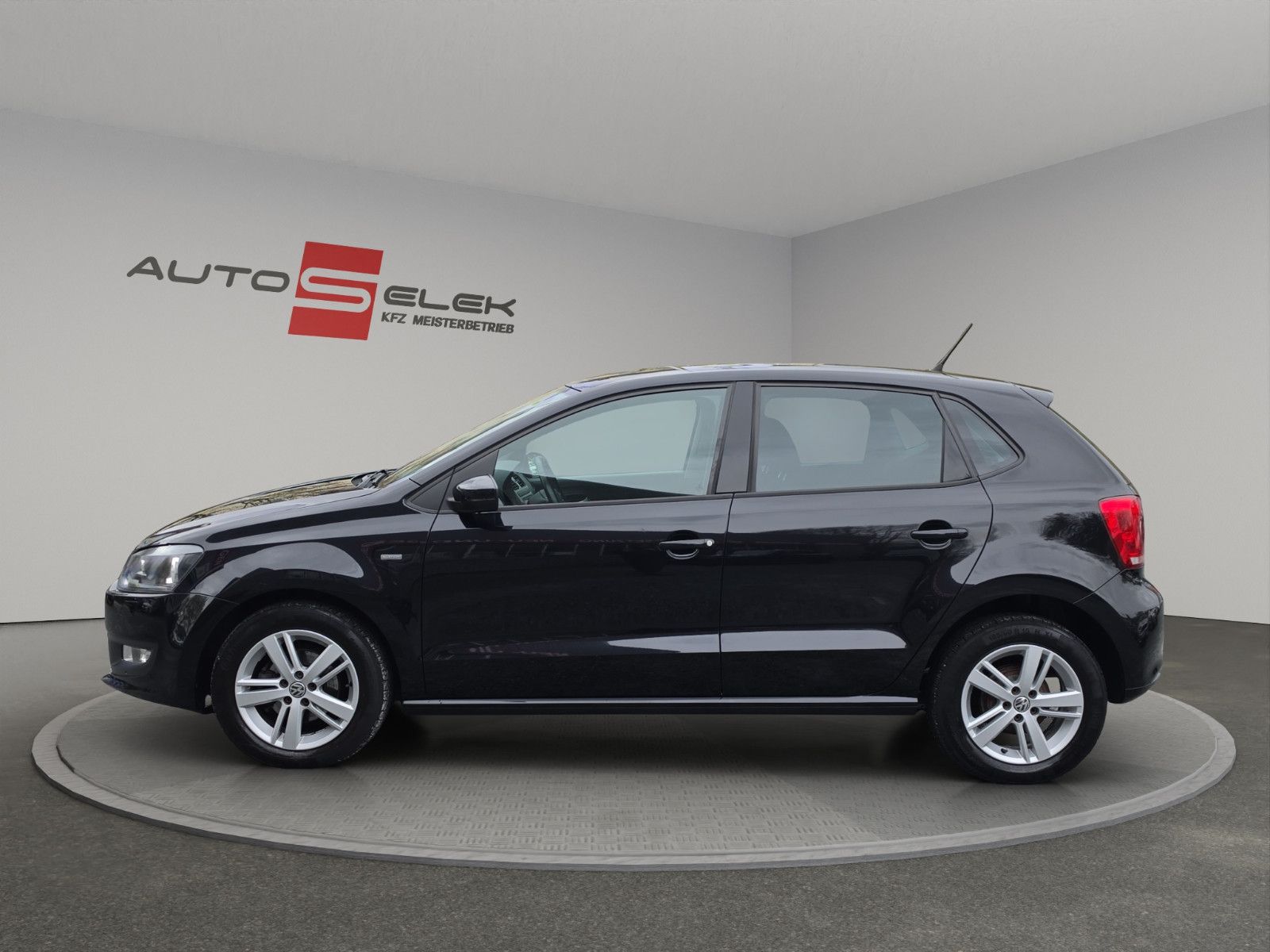 Fahrzeugabbildung Volkswagen Polo V Match 4-TÜRIG SHZ PDC LEDER
