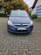 Opel Zafira b - Opel Zafira mit LPG-Antrieb: Kleinbus