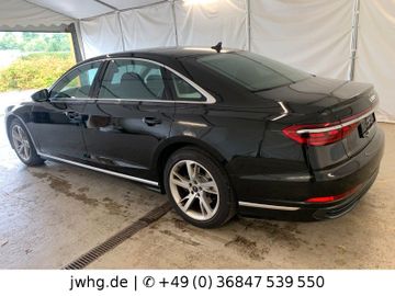 Audi A8 - 8
