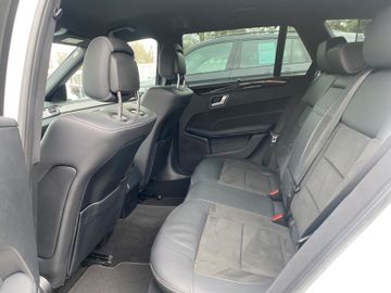 Fahrzeugabbildung Mercedes-Benz E 250 CGI T AMG*Totwinkel*LED*Navi*SHZ*Tempomat*