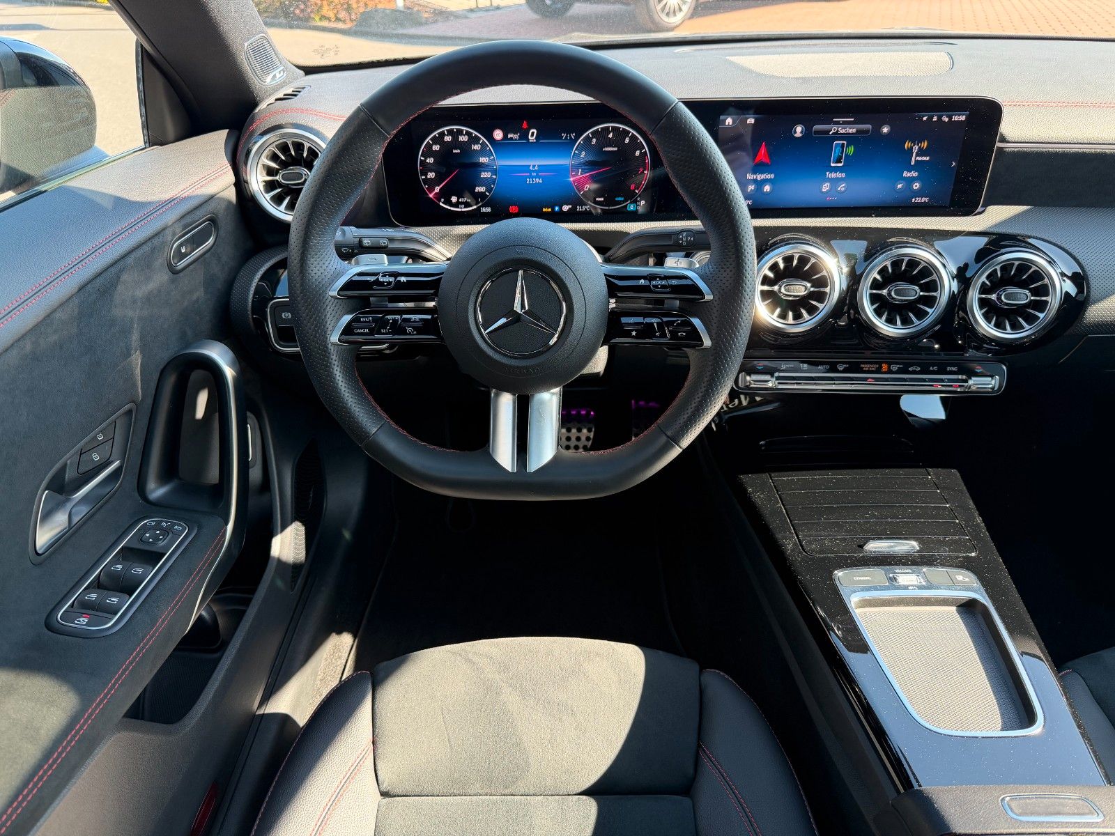 Fahrzeugabbildung Mercedes-Benz CLA 180 SB AMG+Pano+Burm+Distr+360+Night