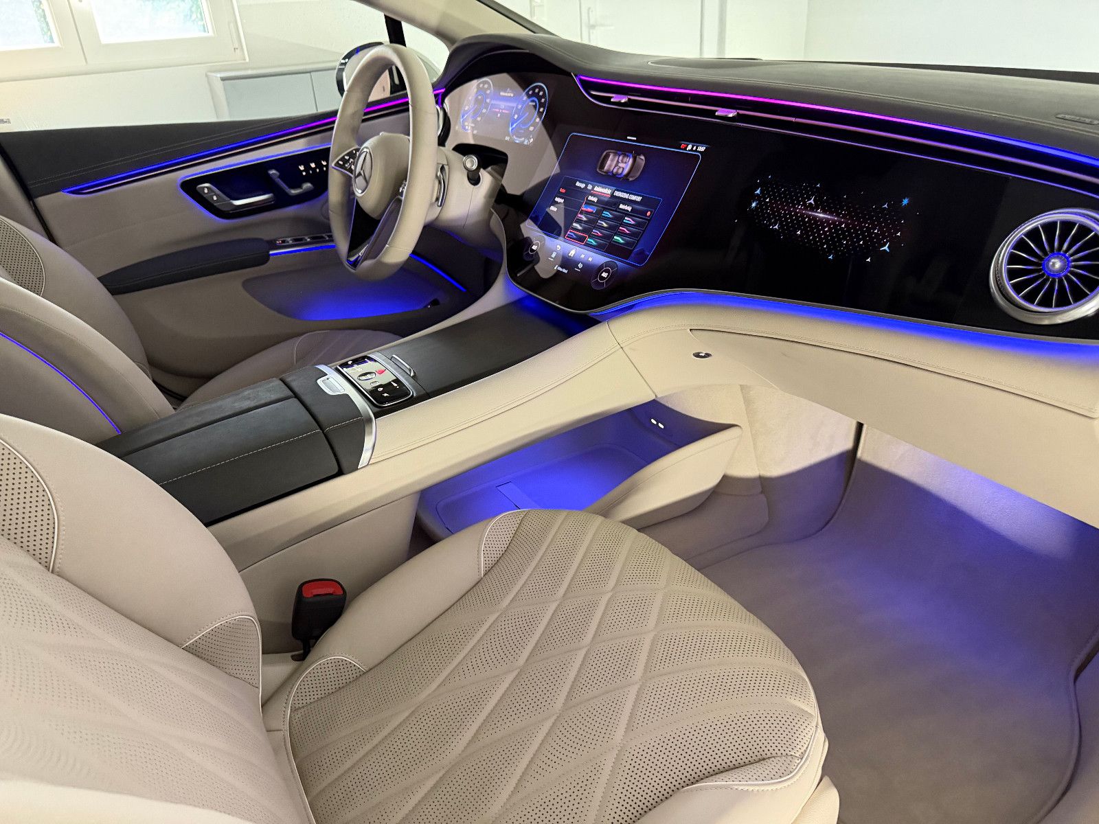 Fahrzeugabbildung Mercedes-Benz EQS EQS 580 4Matic/BURMESTER/HuD/PANO/98,5% SOH