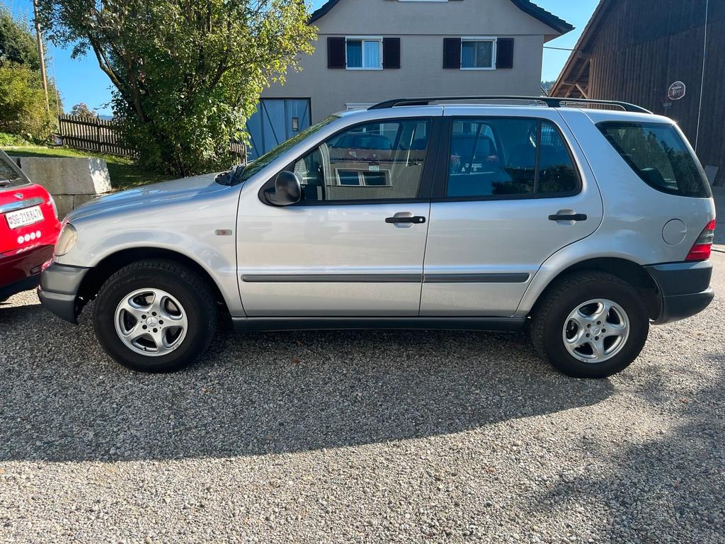 Mercedes-Benz ML 320