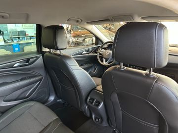 MYAUTOCENTER – Gebraucht- und Jahreswagen mit Werkstattservice in Pfaffenhofen Opel Insignia *KEYLESS*TEM*AHK*LKHZ*NAV*KLIMAAUTOM*
