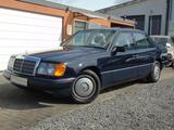 Mercedes-Benz E 200 1 HAND*SCHIEBEDACH*SCHECKHEFTGEPFLEGT*BECK - Mercedes-Benz E 200 aus 1990