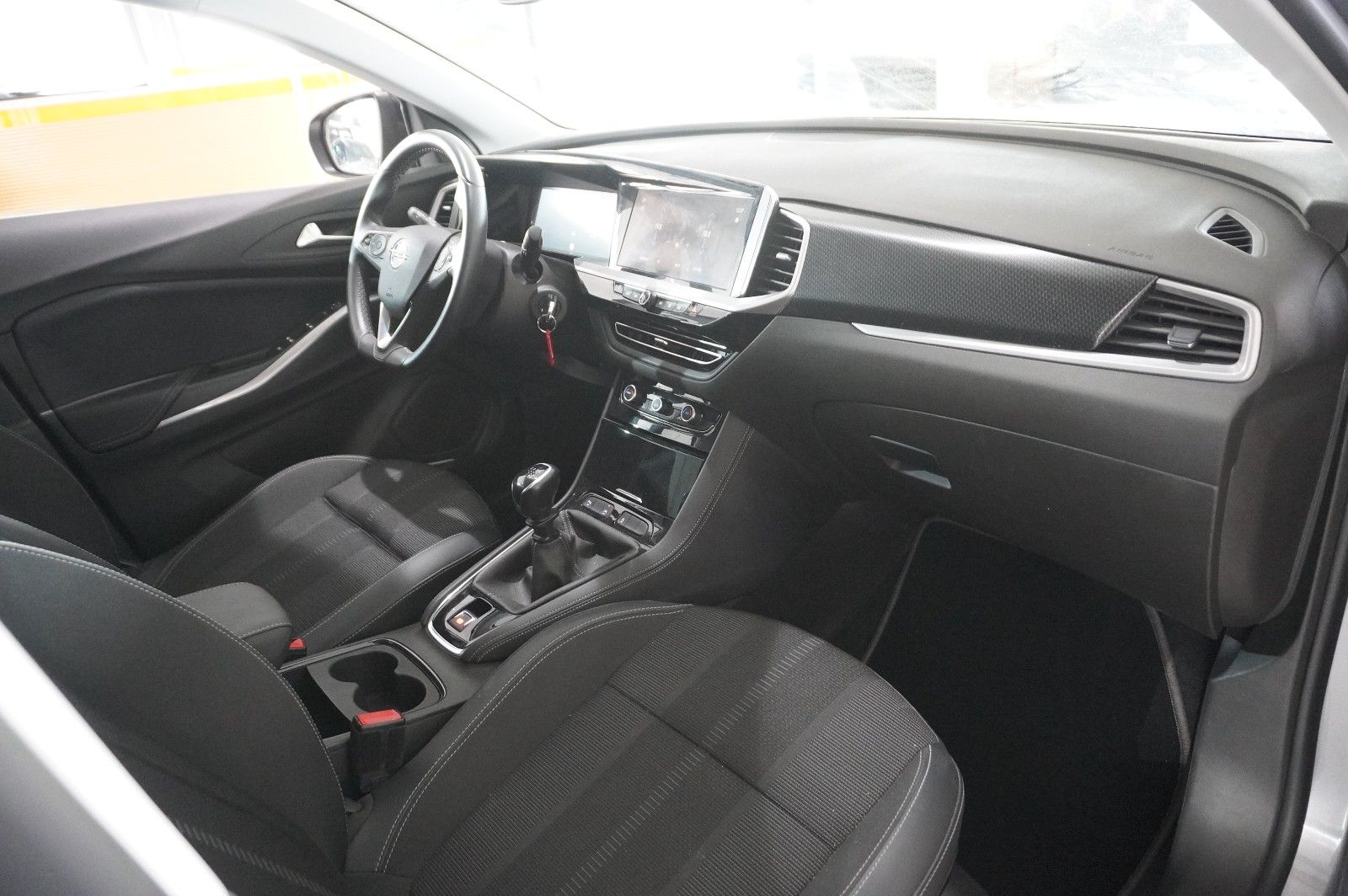 Fahrzeugabbildung Opel Grandland (X) 1.2T GS SPORT NAVI/LED/VIRT./DAB+