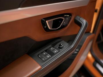 2018 Lamborghini URUS — миниатюра 18