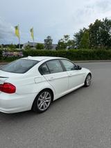 BMW 323 i - BMW 323: 323i