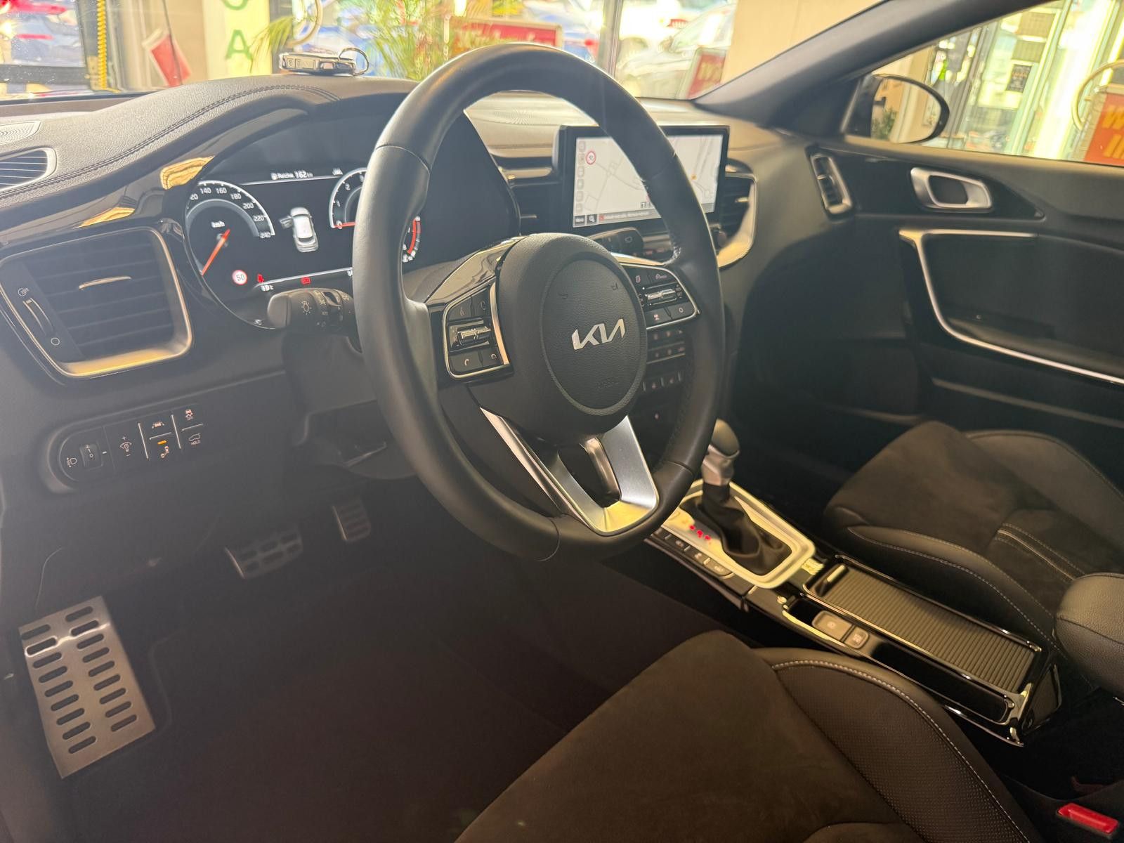 Fahrzeugabbildung Kia XCeed Black Xdition/WENIG KM/PANO/CARPLAY/SOUND