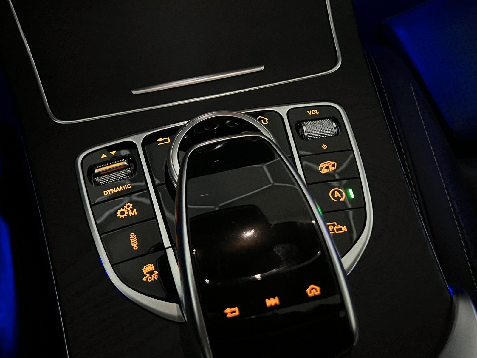 Fahrzeugabbildung Mercedes-Benz C 63 S AMG/DRIVERS PACKAGE/AMG ABGAS./BURMESTER