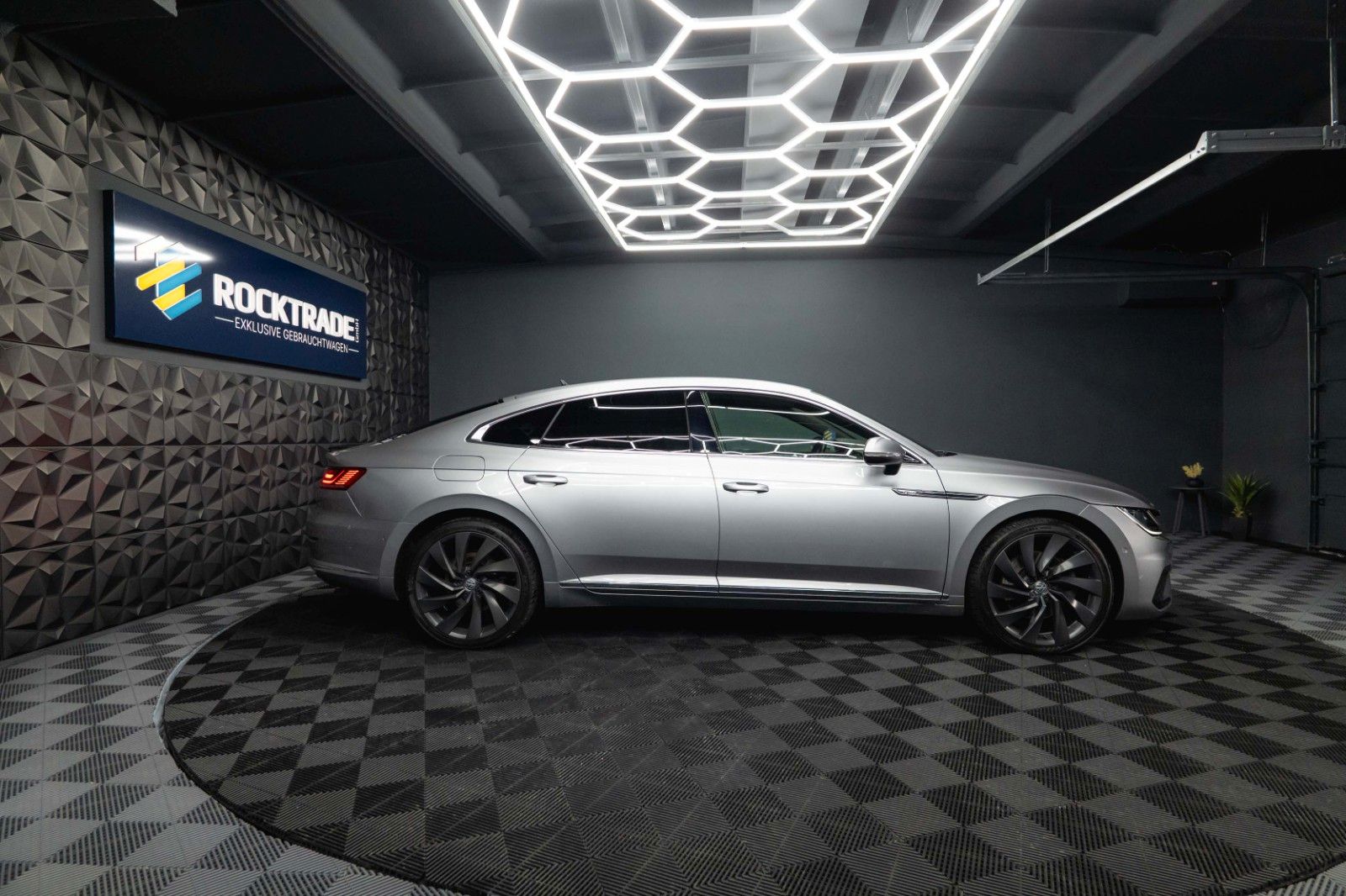 Fahrzeugabbildung Volkswagen Arteon R-Line+ 4Motion | ACC | Massage | LED
