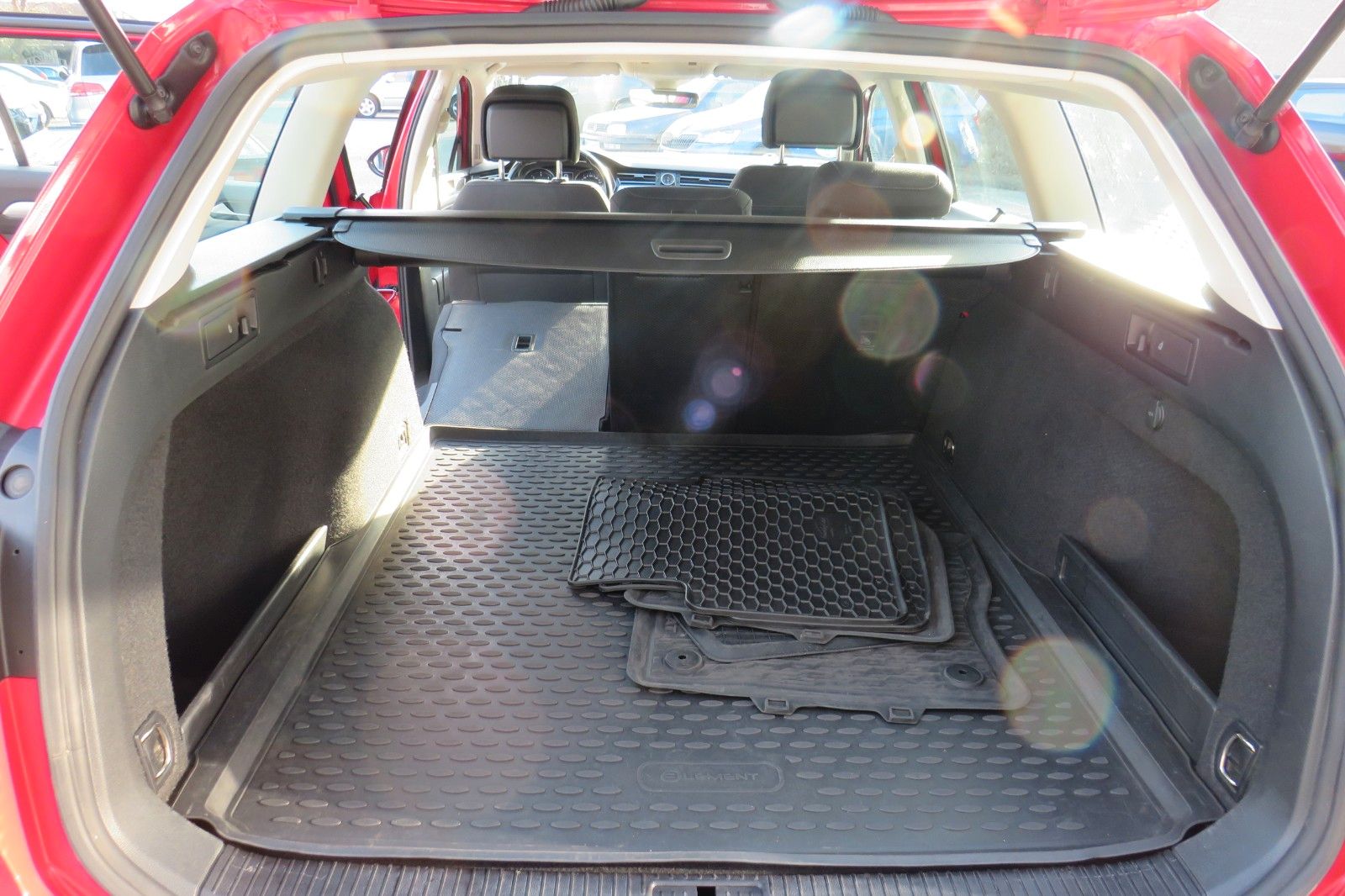 Fahrzeugabbildung Volkswagen Comfortline ACC LED KAMERA AHK NAVI APP-CONNECT