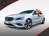 Mercedes-Benz A 180d Aut. Panorama Navi Kamera AHK - Mercedes-Benz A 180 Gebrauchtwagen in Bremen