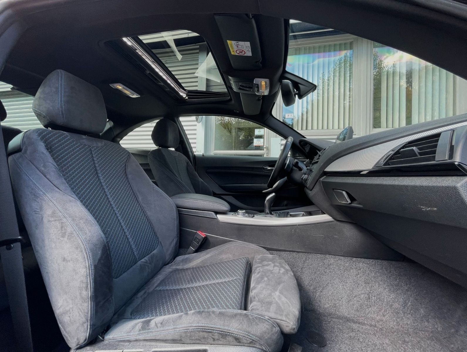 Fahrzeugabbildung BMW 220d Coupe SAG M SPORT PAKET NAVI GSD H&K SOUND