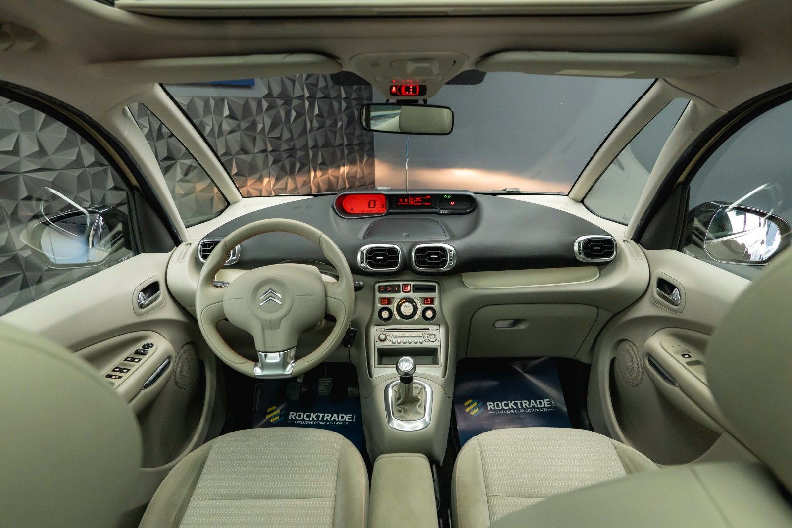 Fahrzeugabbildung Citroën C3 Picasso Exclusive Black Paket *1.Hand*Pano*