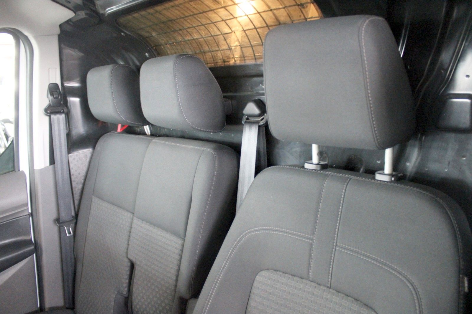 Fahrzeugabbildung Ford Transit Connect TREND KLIMA Standheizung 3-Sitze