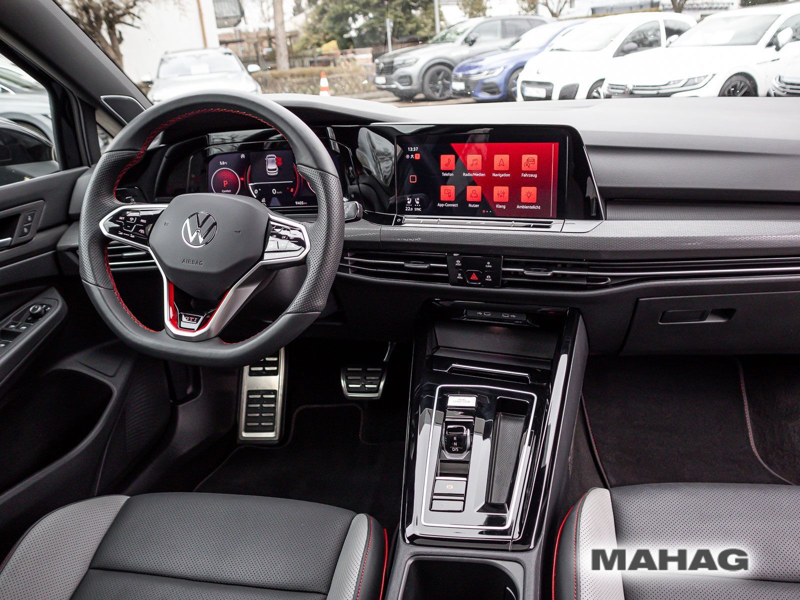 Volkswagen Golf VIII GTI CLUBSPORT 2.0 TSI BlackStyle AKRA foto 11