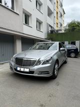Mercedes-Benz E200 / Gepflegtes Rentnerauto / Checkheft - Mercedes-Benz E 200 in Wuppertal