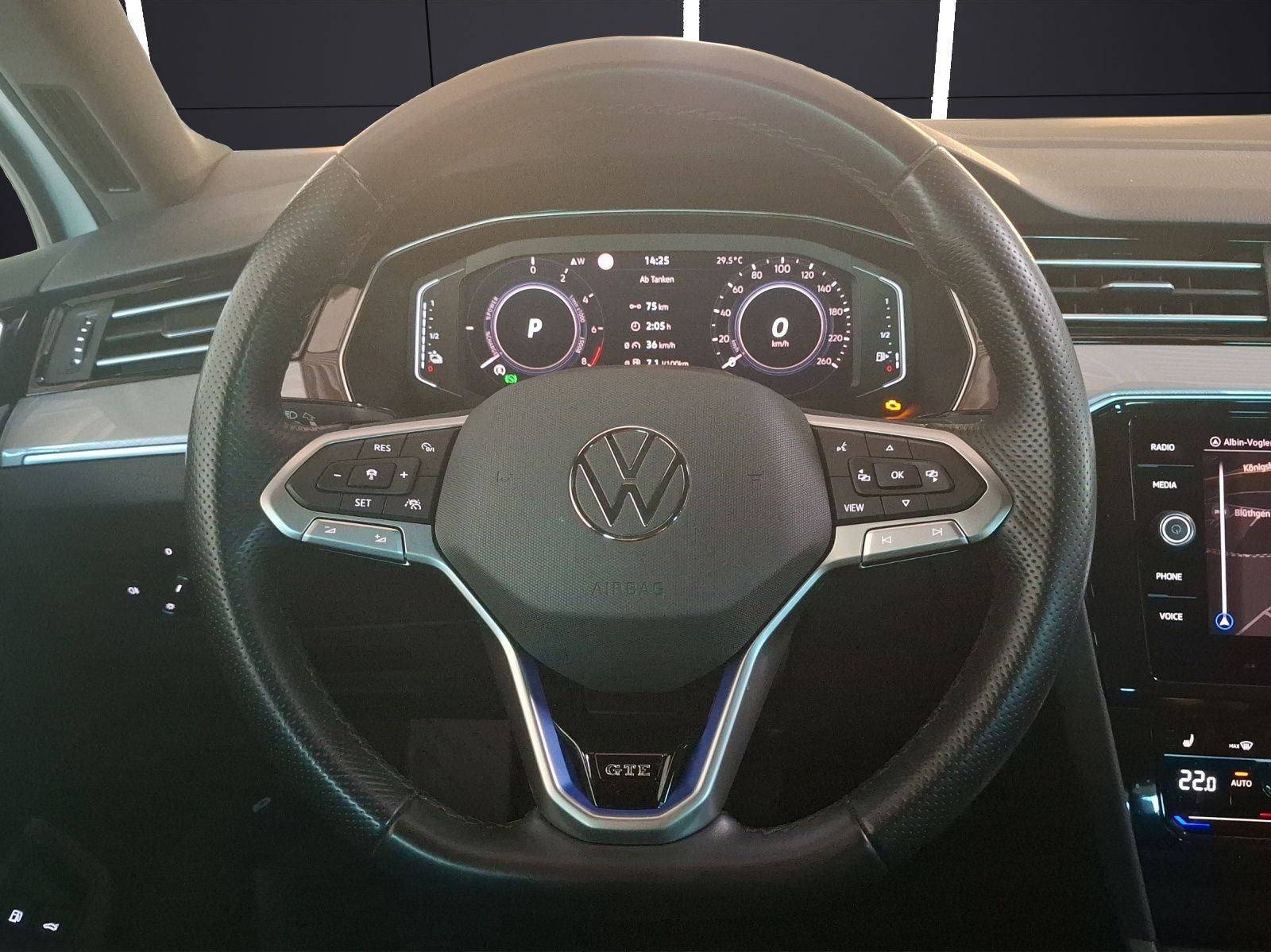 Fahrzeugabbildung Volkswagen Passat Variant GTE DSG Standhzg. Matrix AHK Navi