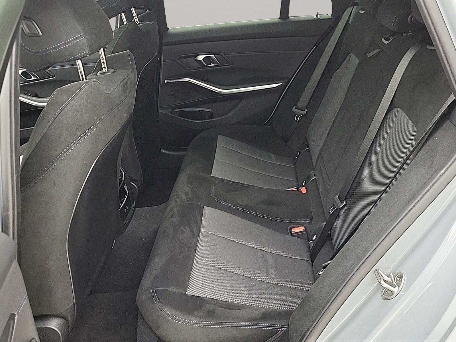 BMW 330 - Bild 17