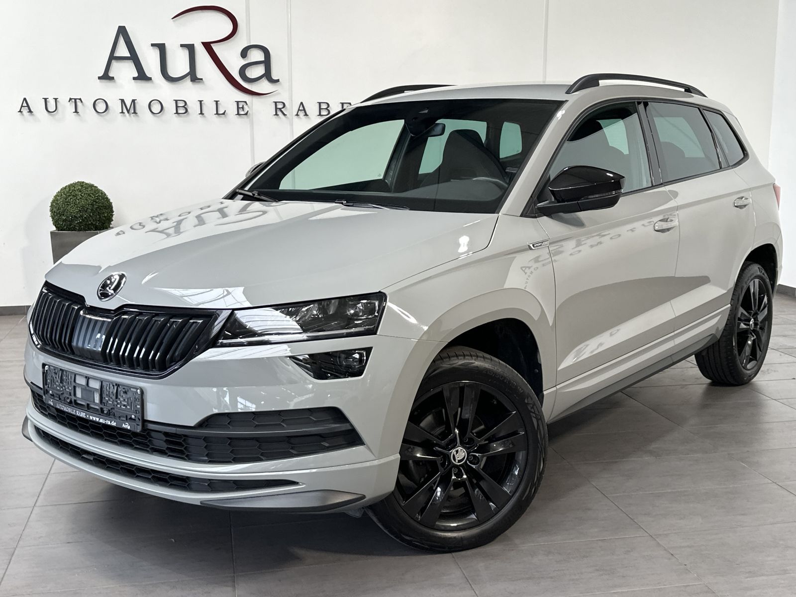 Fahrzeugabbildung SKODA Karoq 1.5 TSI Sportline NAV+LED+CARPLAY+TEMPOMAT