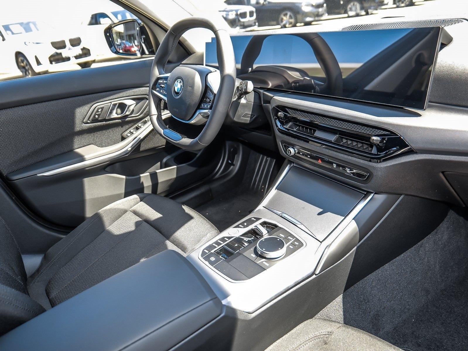 BMW 318i RFK NAVI LED PDC V+H DAB Parkass. Tempomat