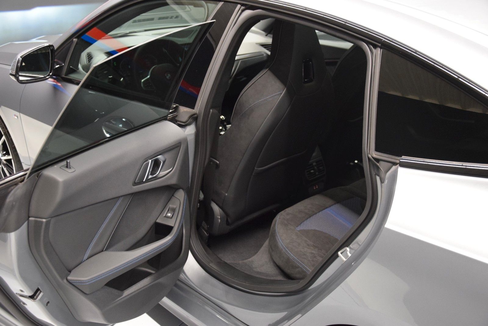 Fahrzeugabbildung BMW 218 i M Sport Gran Coupé HuD Pano Schale ACC