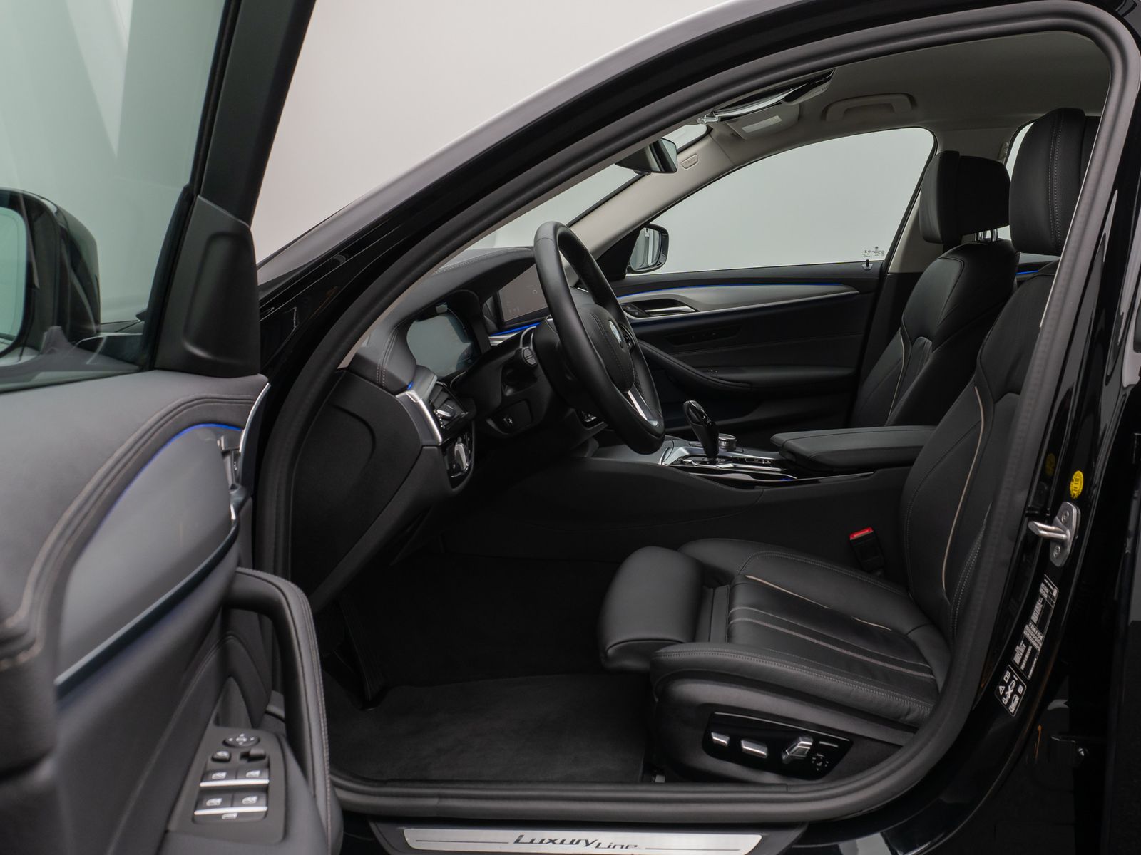 Fahrzeugabbildung BMW 540d xD Luxury Line Kamera HUD DAB ACC Alarm LED