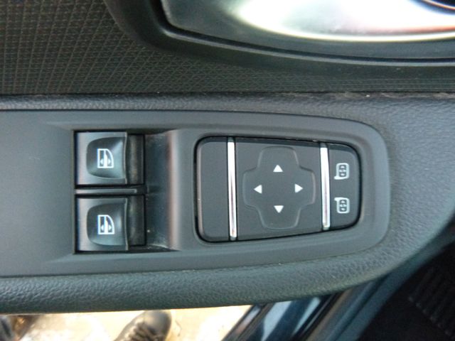 Fahrzeugabbildung Renault Clio IV Life >Navigation<