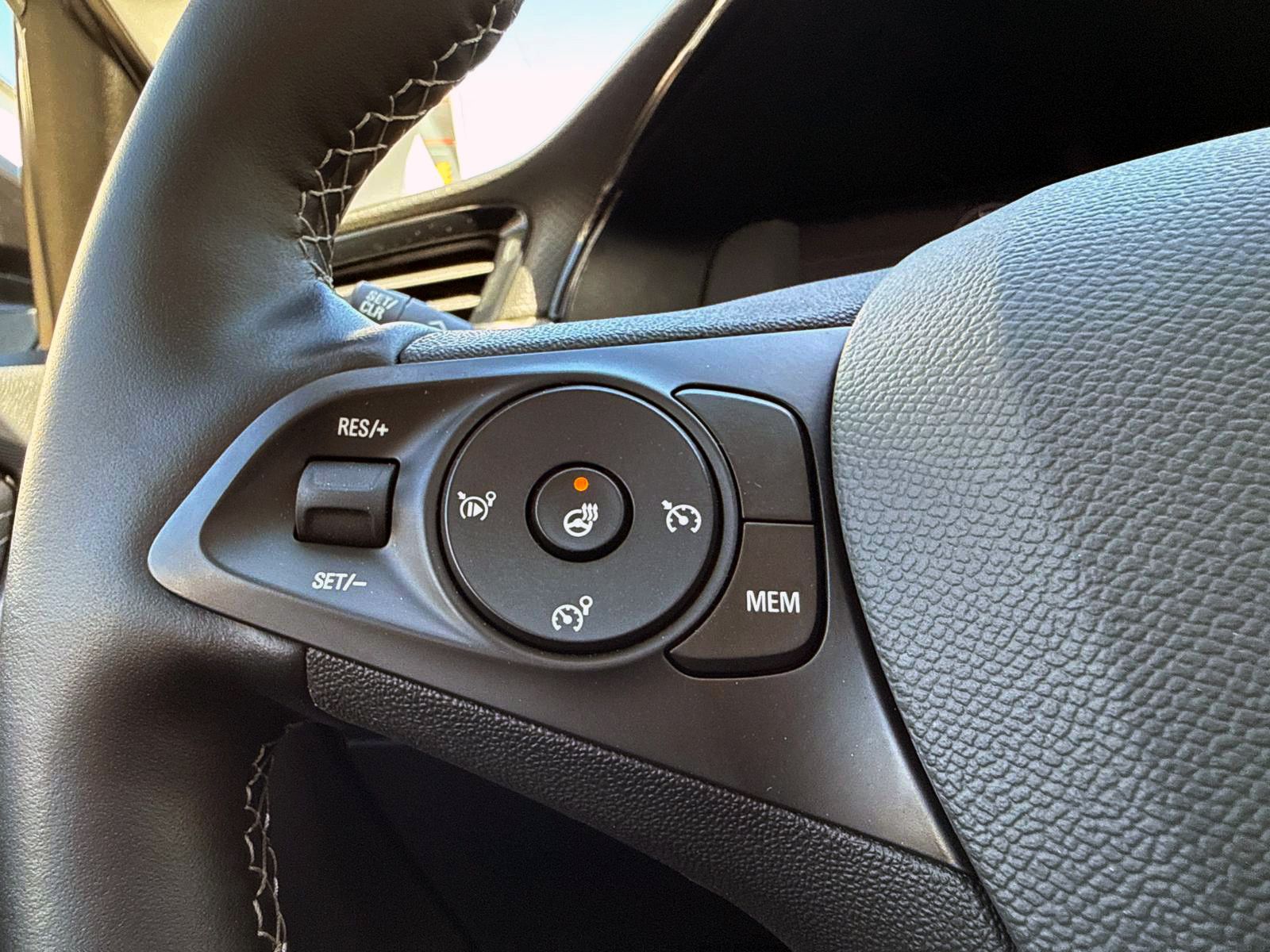 Fahrzeugabbildung Opel Corsa-F Elegance 1.2 Turbo LED SHZ NAV TEMP PDC